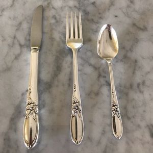 Child’s Silverplate Set Up/Community-White Orchid